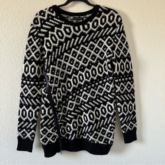 Ann Taylor Wool Blend Women’s Knit Tunic Sweater Medium Black White Geometric - Picture 1 of 12